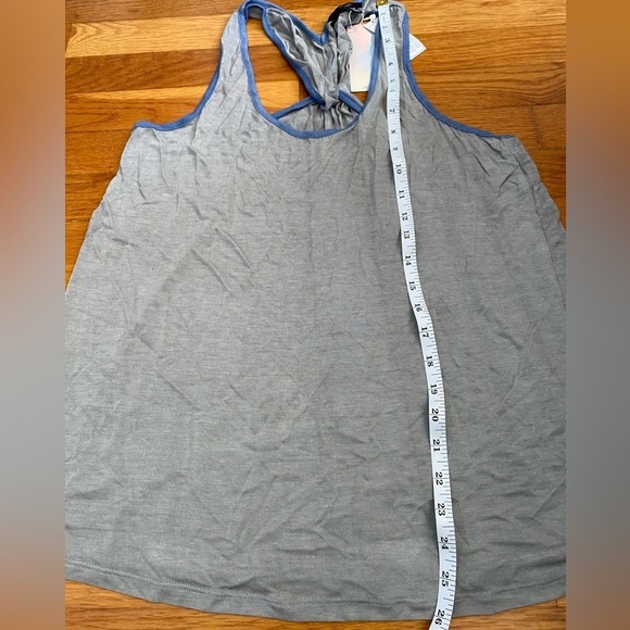 Tresics Luxe Twist Back Tank Top, Athletic Top, NWT, Size Medium, Gray with Blue - Picture 9 of 10